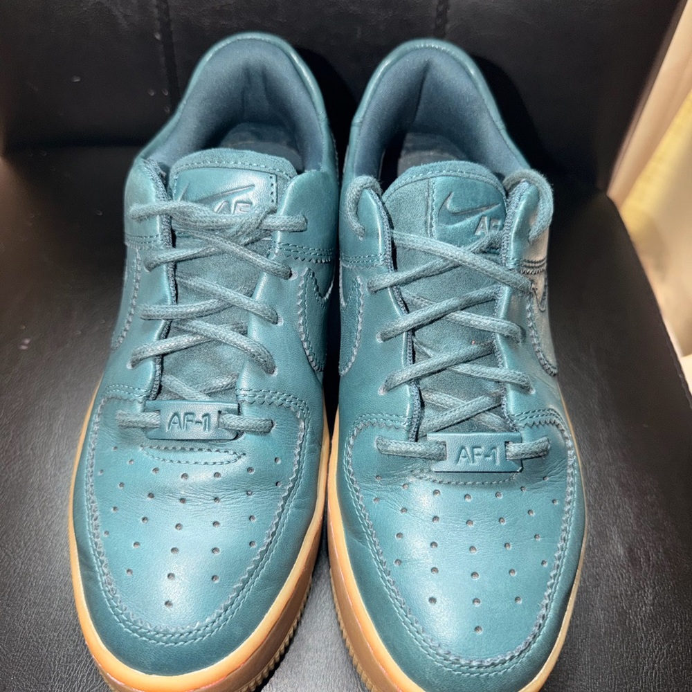 Nike Air Force 1 Sage Low LX